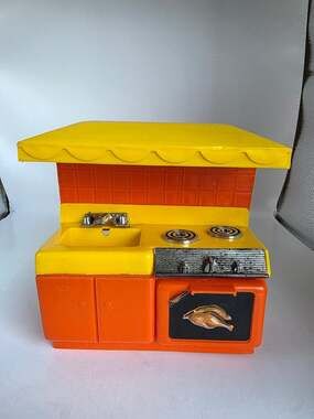 Vintage Remco Miniature Kitchen Heidi and Jan Toy